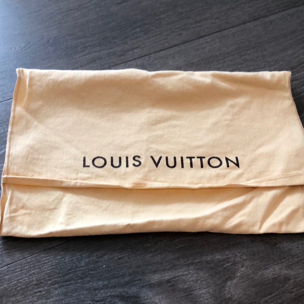 Dust bag